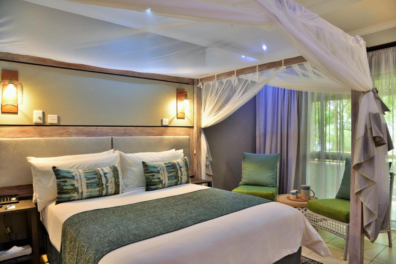 Cresta Mowana Safari Resort & Spa Касане Экстерьер фото