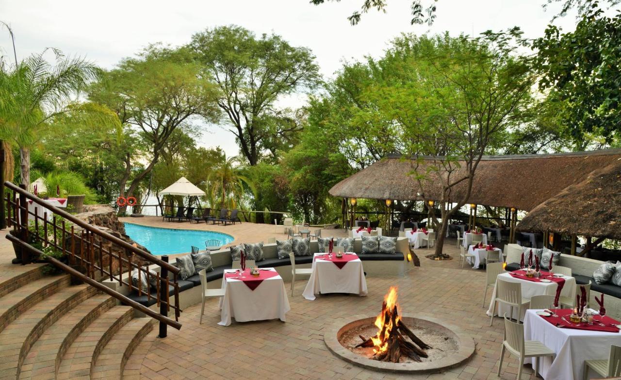 Cresta Mowana Safari Resort & Spa Касане Экстерьер фото