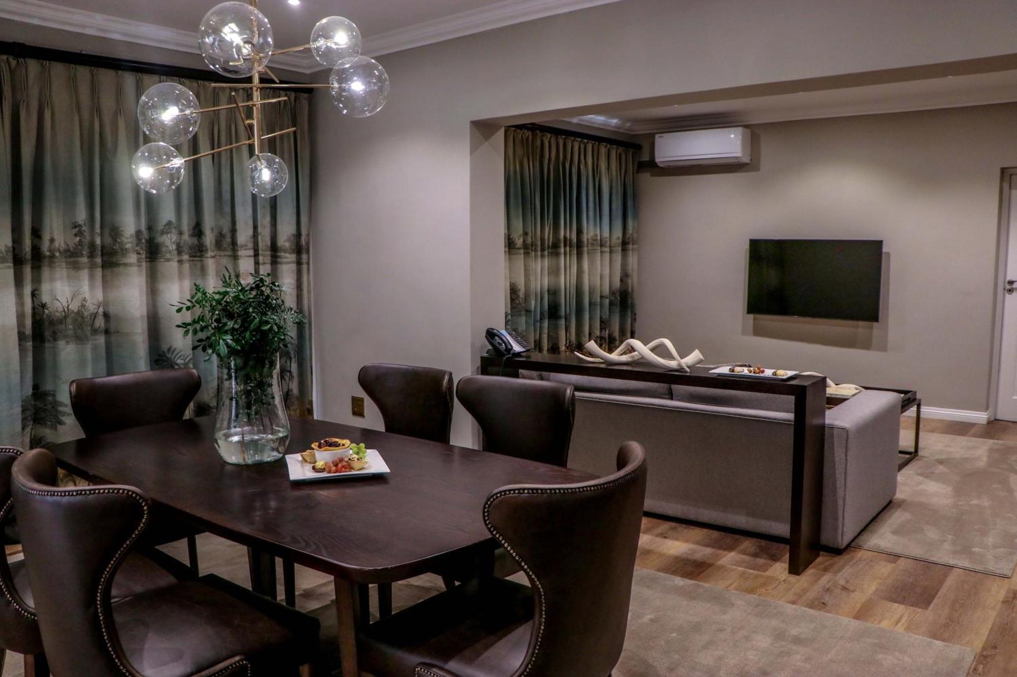 Cresta Mowana Safari Resort & Spa Касане Экстерьер фото