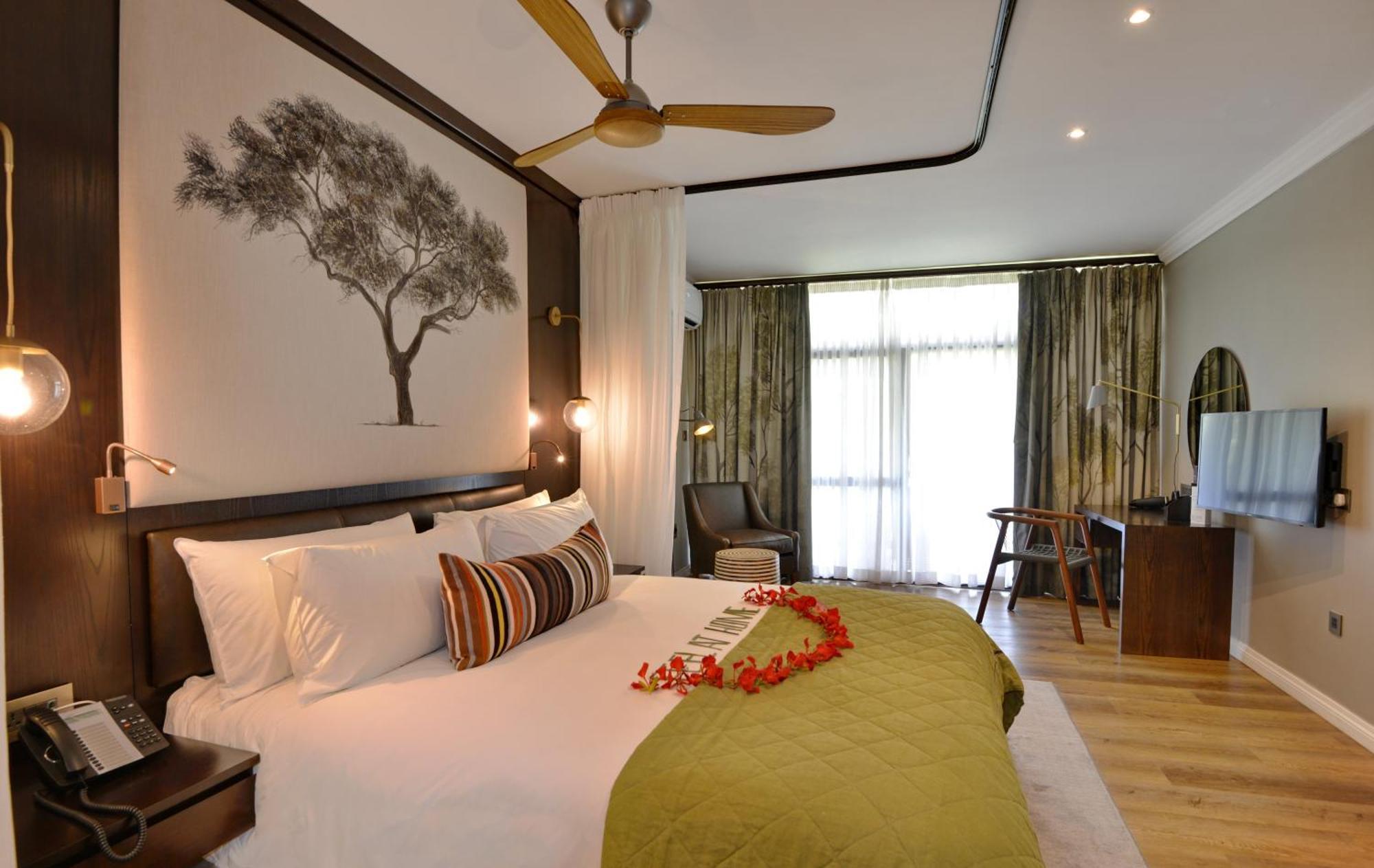 Cresta Mowana Safari Resort & Spa Касане Экстерьер фото