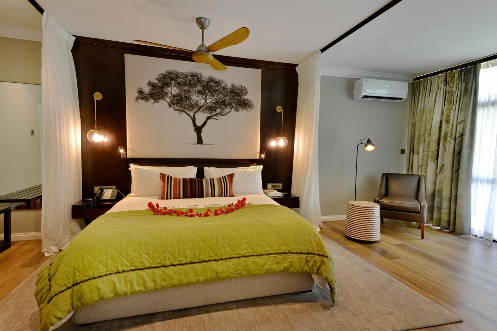 Cresta Mowana Safari Resort & Spa Касане Экстерьер фото
